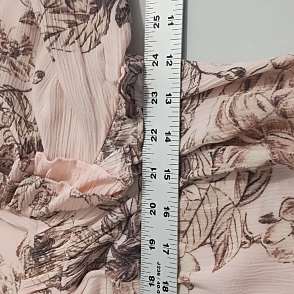 Soft Pink Floral Ruffled Tunic Blouse with Long Blouson Sleeves - Picture 5 of 11